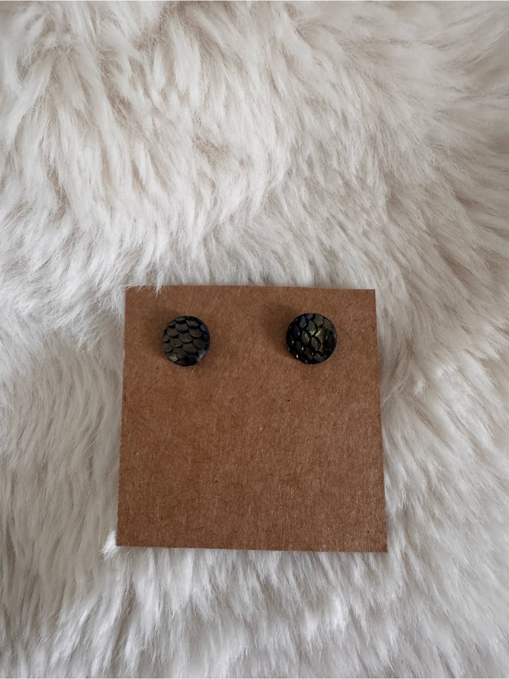 Round Mermaid Scale Stud Earrings in Black-Green